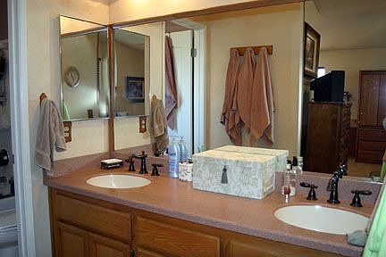 5th image of 243 Newport Cir