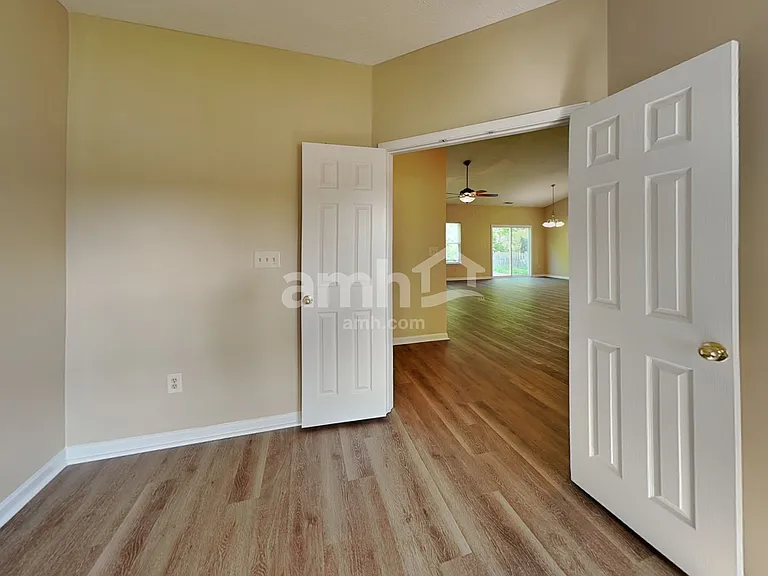 7103 Morello Ln — Photo 17