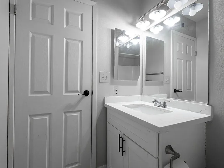 1501 Living Desert Dr #D — Photo 23