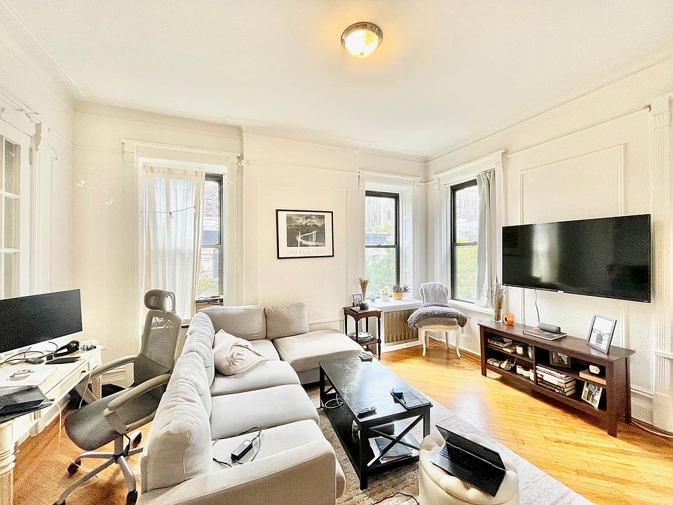 1st image of 68 W 108th St #31
