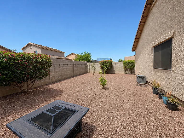 1207 W Carson Rd — Photo 22