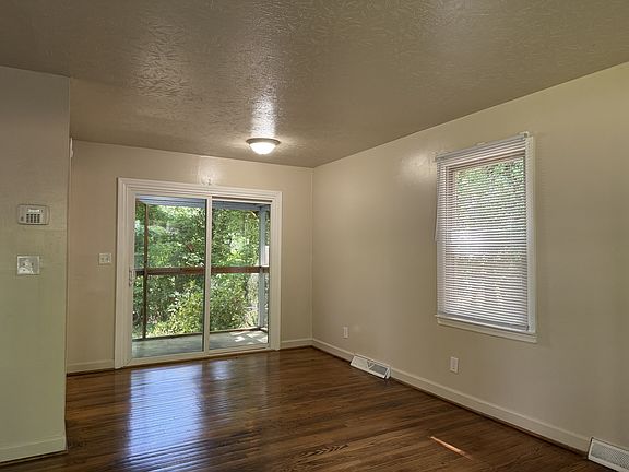 3rd image of 323 Raeford Ave #323