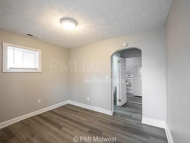 2930 N Dearborn St #B — Photo 11