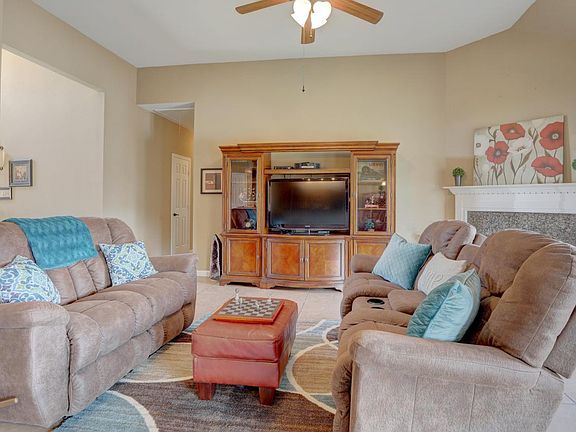 5th image of 104 Greenvale Dr