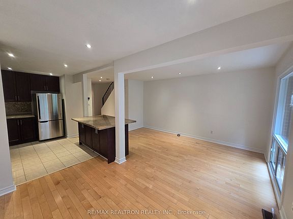 4th image of 119 Huntingdale Blvd