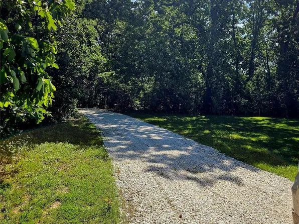 8/AC Walker Rd, Troy, MO 63379