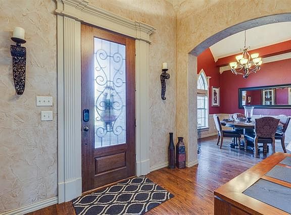 5th image of 1501 Western Willows Dr