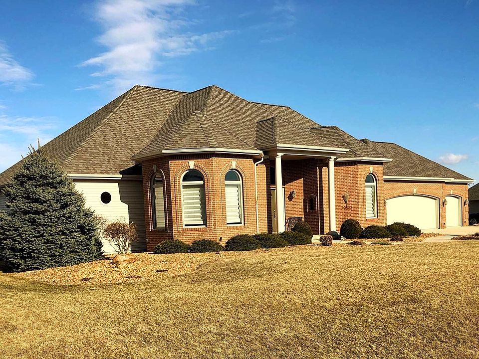 1st image of 351 Stillwater Dr