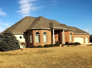 351 Stillwater Dr, Bluffton, IN 46714
