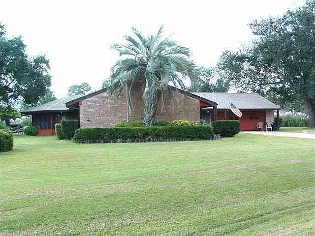 1st image of 304 Bayou Dr