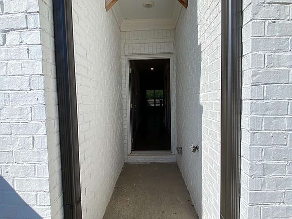 2nd image of 117 Auburn Gate Ln