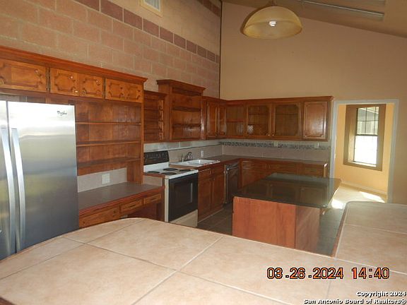 3rd image of 272 County Road 341