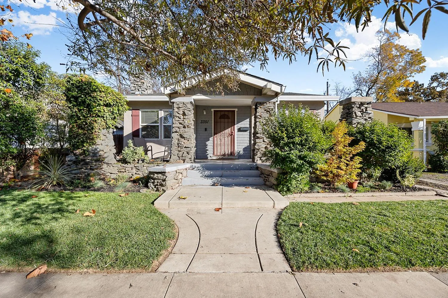 3351 42nd St photo 1