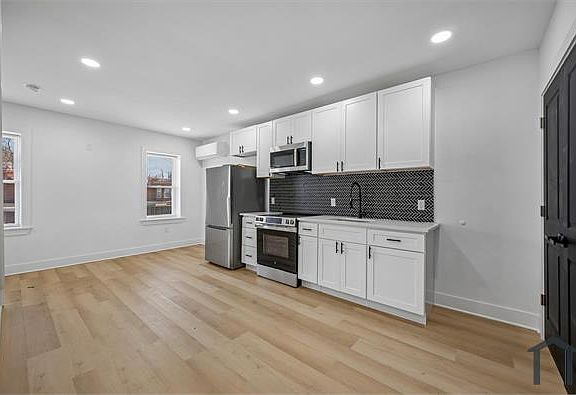 2nd image of 1911 W Hunting Park Ave #B