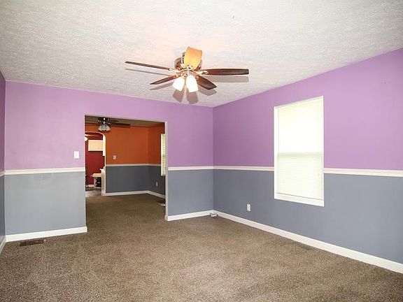 3rd image of 3915 S Lynhurst Dr