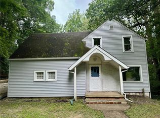 1924 Vernon Odom Blvd, Akron, OH 44320