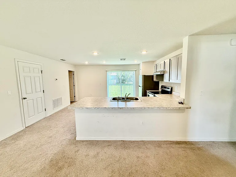 149 SW Becker Rd — Photo 4