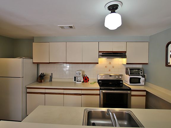 5th image of 4343 Pembrook Village Dr #48