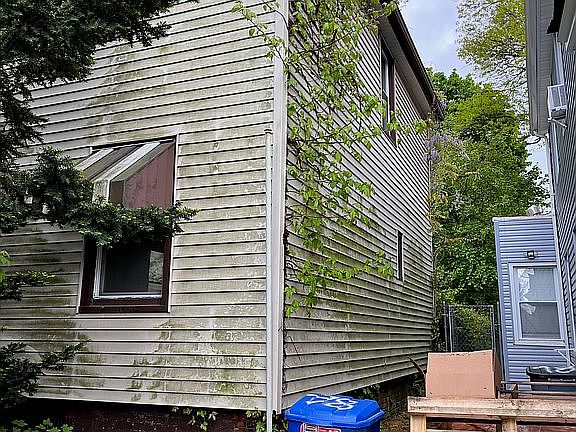 4th image of 76 Mitchell St