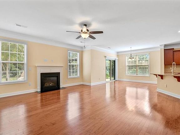 3rd image of 10 Bricklin Ct