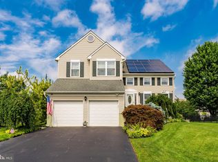 112 Hibiscus Dr, Burlington, NJ 08016
