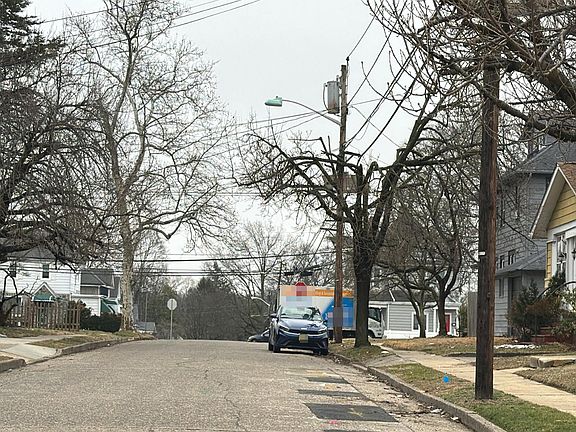 5th image of 2122 46th St