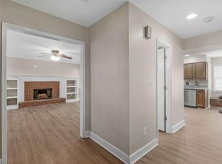 105 Lakeview Ln, Stockbridge, GA 30281