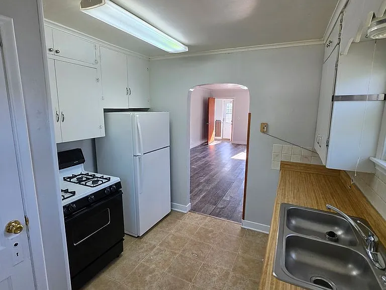 1021 Dilger Ave — Photo 16
