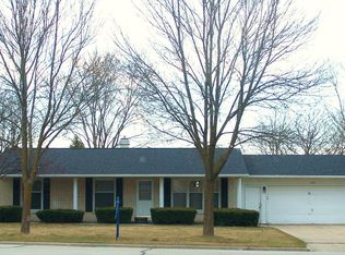 1464 Mohican Ct, Green Bay, WI 54313