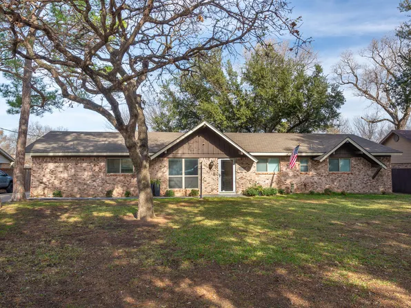 2124 Ridge Ln, Grapevine, TX 76051