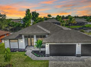 907 SW 15th Pl, Cape Coral, FL 33991