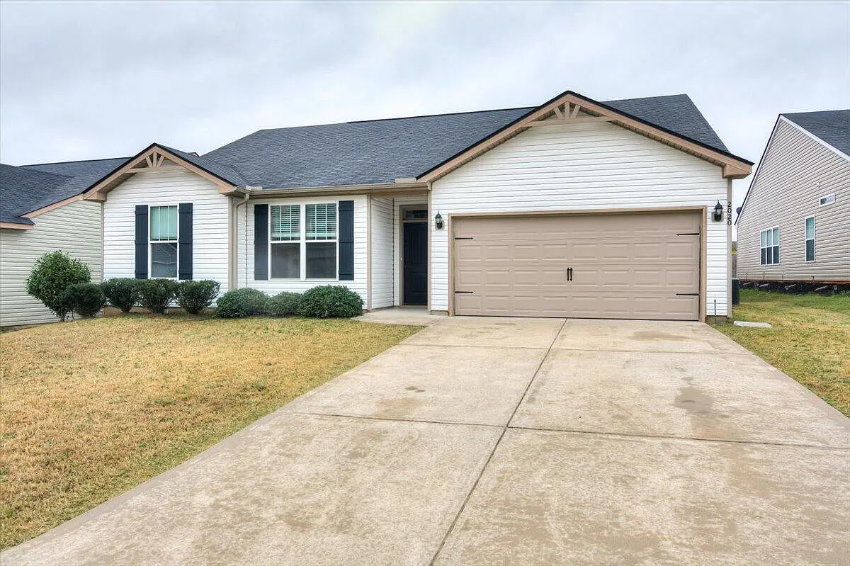 3 bed, 2.0 bath, 1551 sqft, $2,100 — Photo 1