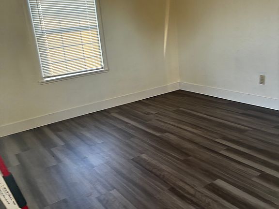 3rd image of 21033 Royal Ave