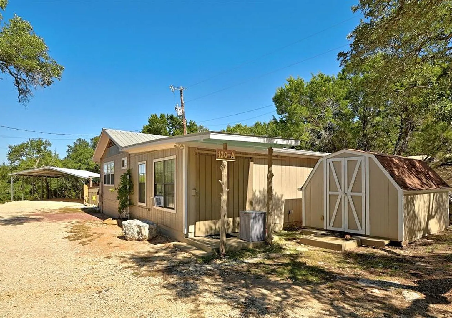 120 Cedar Bend — Photo 2