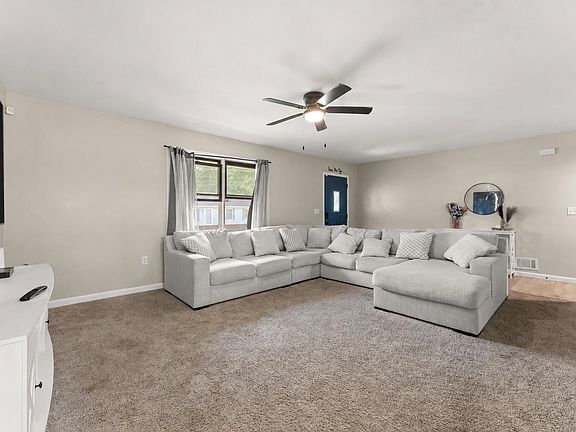 4th image of 1318 Whippoorwill Rd