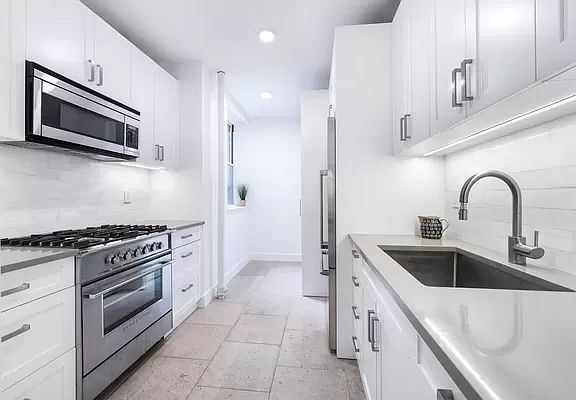 3rd image of 215 W 91st St APT 25