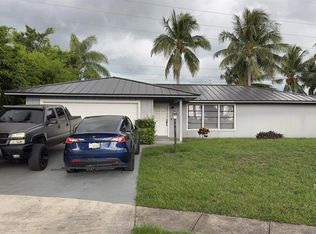 323 Canterbury Dr W, Riviera Beach, FL 33407