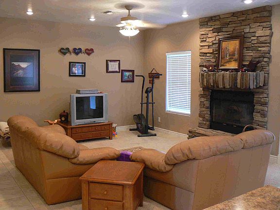 Liv/Custom Stone Firepl