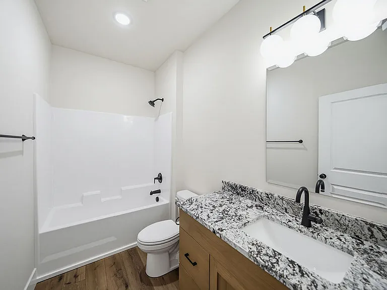 475 E River Ln — Photo 41