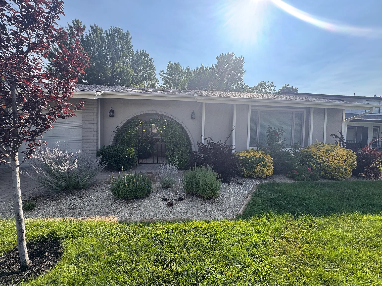 4 bed, 1989 sqft, $3,395 — Photo 2