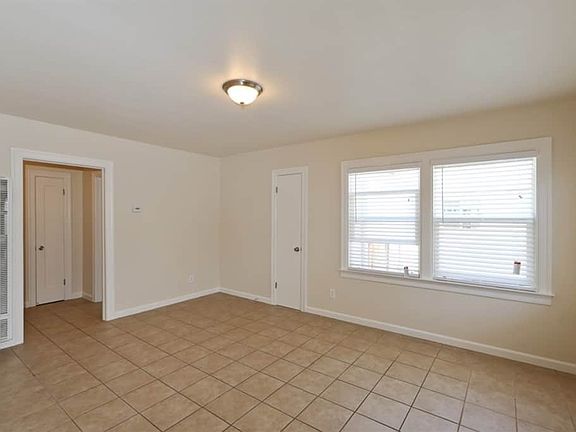 3rd image of 249 Curry Ave