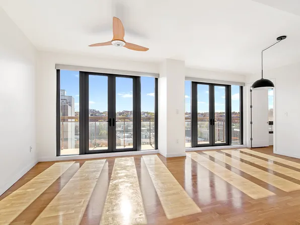 500 4th Avenue image 3 of 17