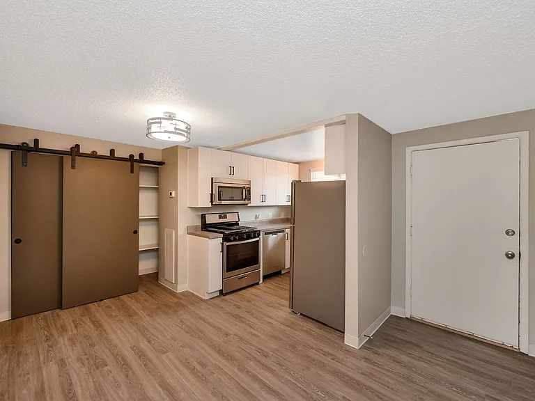 Westwood Apartments — Photo 24
