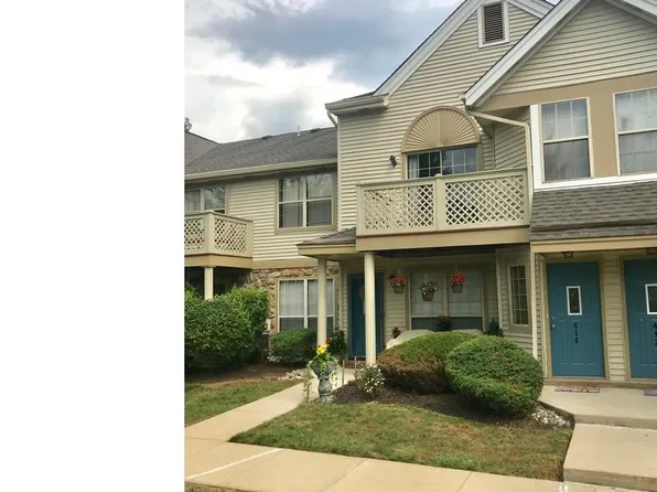 414 Foxcroft Cir Building 4, Royersford, PA 19468