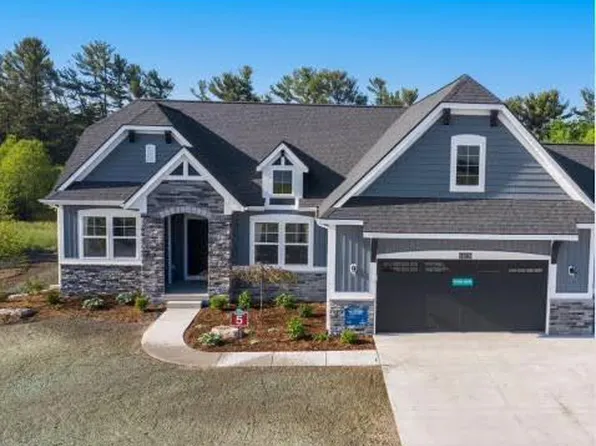 8839 Emerado Rd, Jenison, MI 49428