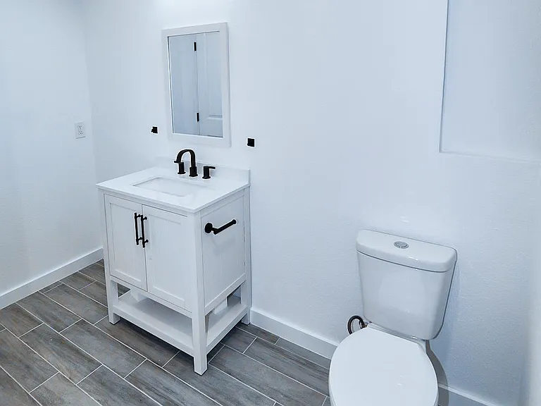 3300 Tom Green St #6 — Photo 19