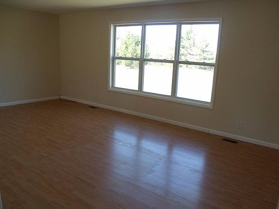 2nd image of 4981 N Shore Dr NE