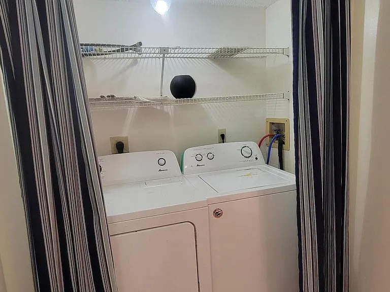 2306 SW 82nd Ter — Photo 5