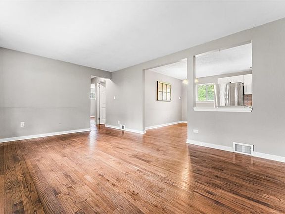 5th image of 1433 Lakeside Dr