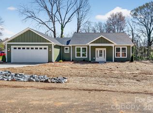 413 Dogwood Ln, Statesville, NC 28625
